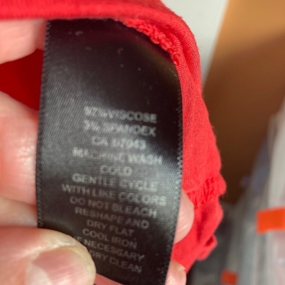 Cable and Gauge sleeveless top size large - Picture 4 of 7